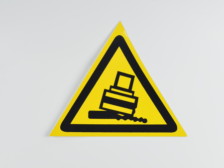 Знак W24 Осторожно. Возможно опрокидывание, 200х200х200 Знак W24 Осторожно. Возможно опрокидывание, 200х200х200